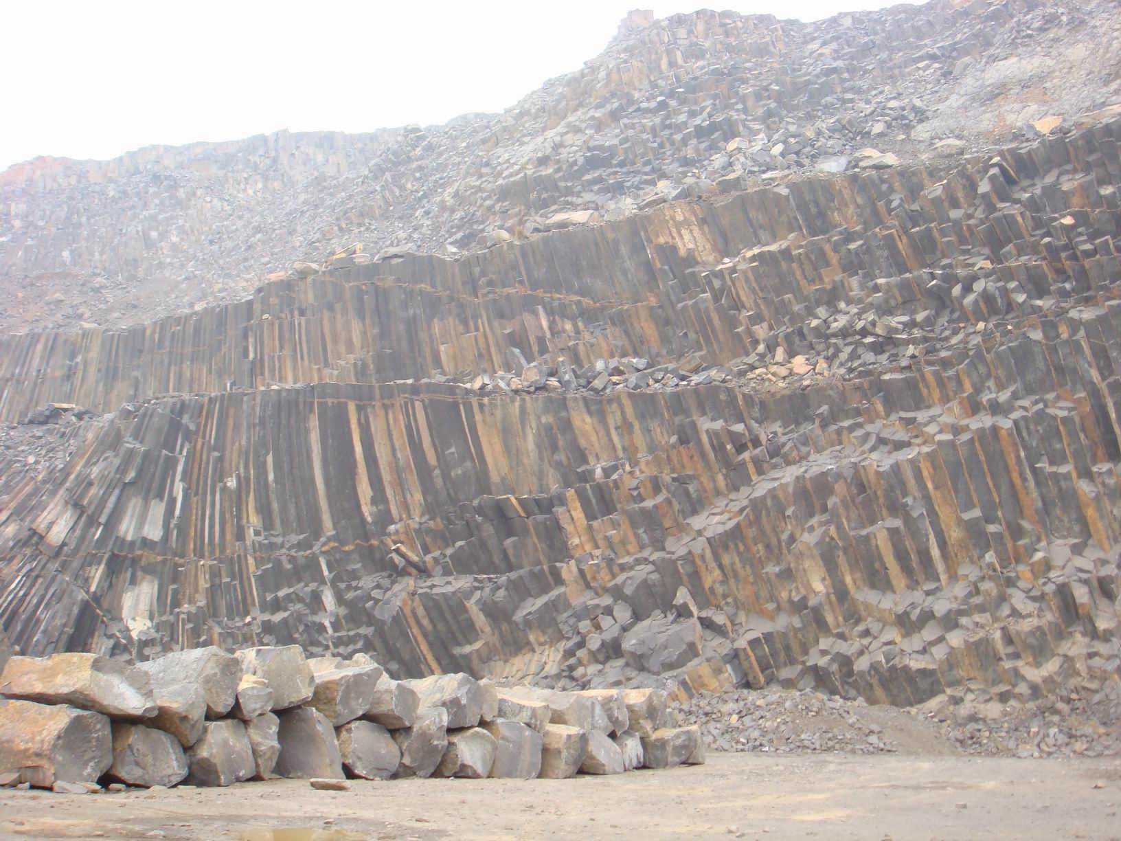 调整大小 G684+quarry.jpg